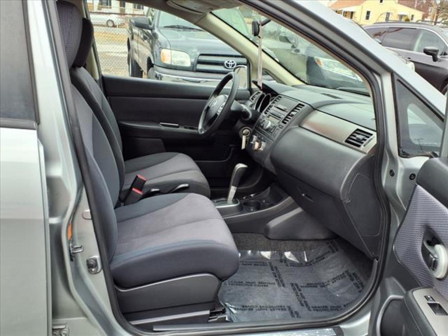 2007 Silver Nissan Versa 1.8 SL (3N1BC13E27L) with an 1.8L 1.8L I4 122hp 127ft. lbs. Sequential-Port F.I. engine, CVT transmission, located at 50 Eastern Blvd., Essex, MD, 21221, (410) 686-3444, 39.304367, -76.484947 - Photo#14