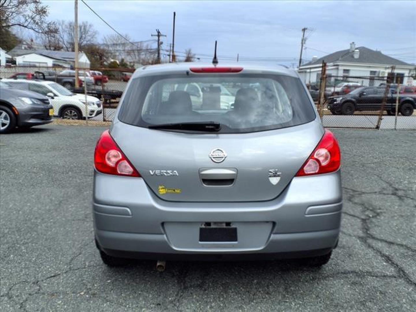 2007 Silver Nissan Versa 1.8 SL (3N1BC13E27L) with an 1.8L 1.8L I4 122hp 127ft. lbs. Sequential-Port F.I. engine, CVT transmission, located at 50 Eastern Blvd., Essex, MD, 21221, (410) 686-3444, 39.304367, -76.484947 - Photo#3