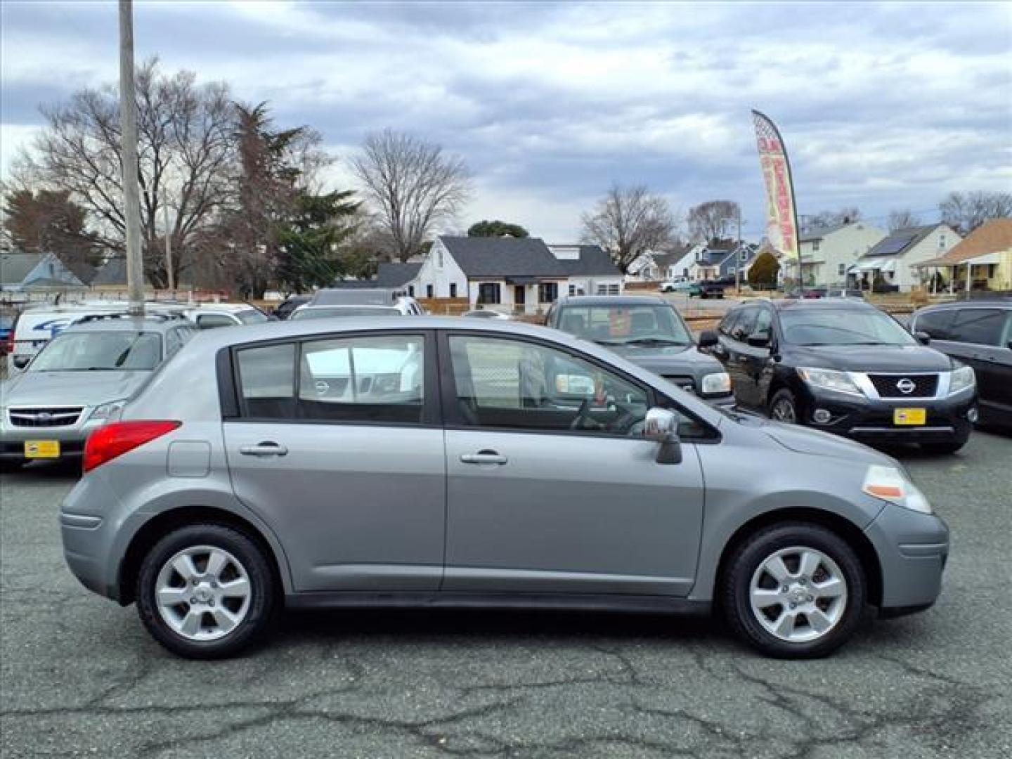 2007 Silver Nissan Versa 1.8 SL (3N1BC13E27L) with an 1.8L 1.8L I4 122hp 127ft. lbs. Sequential-Port F.I. engine, CVT transmission, located at 50 Eastern Blvd., Essex, MD, 21221, (410) 686-3444, 39.304367, -76.484947 - Photo#6