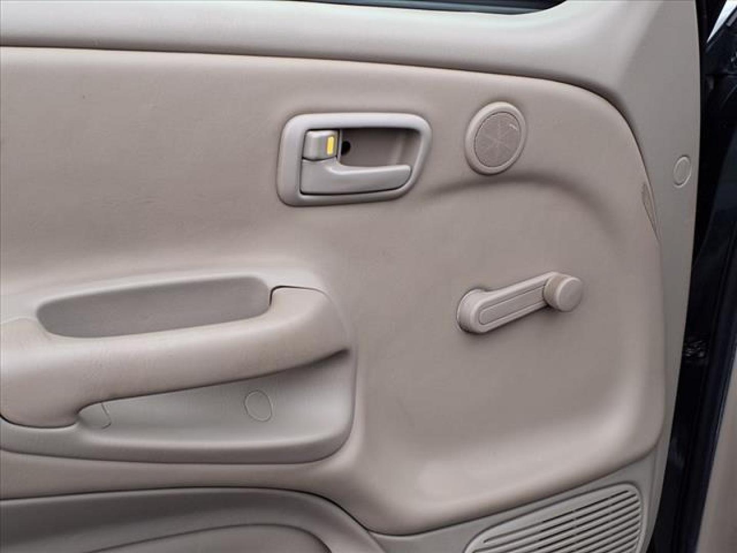 2005 Timberland Mica Toyota Tundra Base (5TBKT42115S) with an 4.7L 8 Cylinder Fuel Injected engine, AT4X4 transmission, located at 50 Eastern Blvd., Essex, MD, 21221, (410) 686-3444, 39.304367, -76.484947 - Photo#9