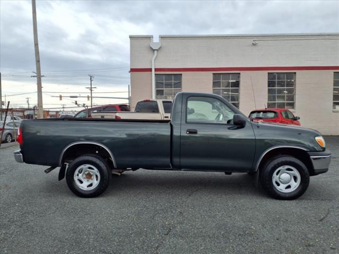 2005 Timberland Mica Toyota Tundra Base (5TBKT42115S) with an 4.7L 8 Cylinder Fuel Injected engine, AT4X4 transmission, located at 50 Eastern Blvd., Essex, MD, 21221, (410) 686-3444, 39.304367, -76.484947 - Photo#5