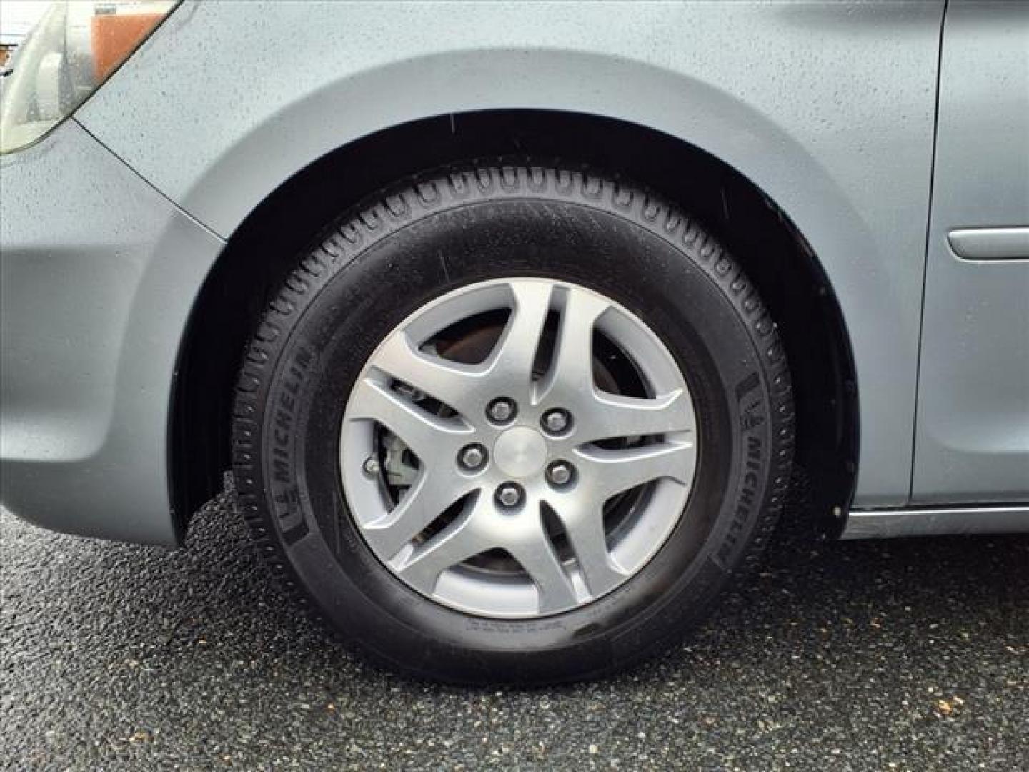 2007 Ocean Mist Metallic Honda Odyssey EX (5FNRL38477B) with an 3.5L 6 Cylinder Sequential-Port F.I. engine, Automatic transmission, located at 50 Eastern Blvd., Essex, MD, 21221, (410) 686-3444, 39.304367, -76.484947 - Photo#9
