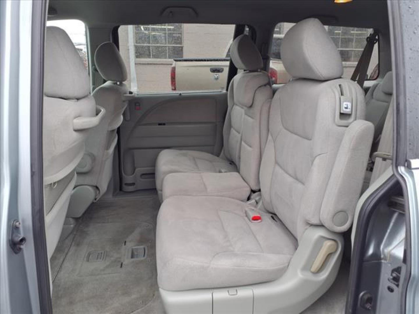 2007 Ocean Mist Metallic Honda Odyssey EX (5FNRL38477B) with an 3.5L 6 Cylinder Sequential-Port F.I. engine, Automatic transmission, located at 50 Eastern Blvd., Essex, MD, 21221, (410) 686-3444, 39.304367, -76.484947 - Photo#13