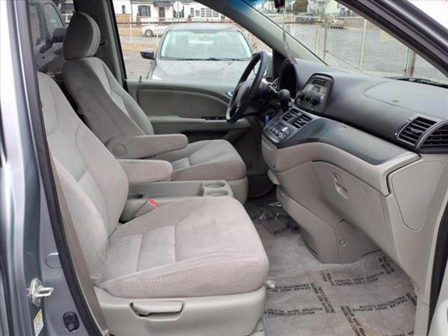 2007 Ocean Mist Metallic Honda Odyssey EX (5FNRL38477B) with an 3.5L 6 Cylinder Sequential-Port F.I. engine, Automatic transmission, located at 50 Eastern Blvd., Essex, MD, 21221, (410) 686-3444, 39.304367, -76.484947 - Photo#17