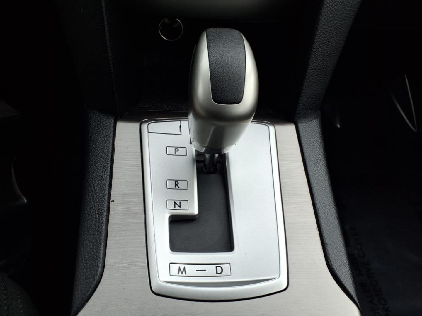 2014 Ice Silver Metallic Subaru Outback 2.5i (4S4BRBAC0E3) with an 2.5L 4 Cylinder Sequential-Port F.I. engine, AT4X4 transmission, located at 50 Eastern Blvd., Essex, MD, 21221, (410) 686-3444, 39.304367, -76.484947 - Photo#17