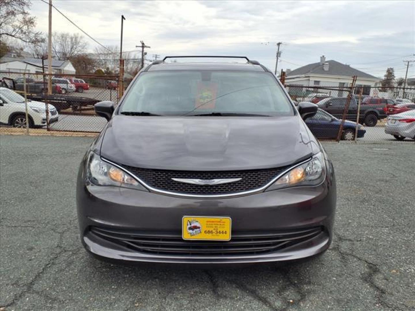 2017 Granite Crystal Metallic Clear Coat Chrysler Pacifica Touring (2C4RC1DG1HR) with an 3.6L 6 Cylinder Sequential-Port F.I. engine, Automatic transmission, located at 50 Eastern Blvd., Essex, MD, 21221, (410) 686-3444, 39.304367, -76.484947 - Photo#9