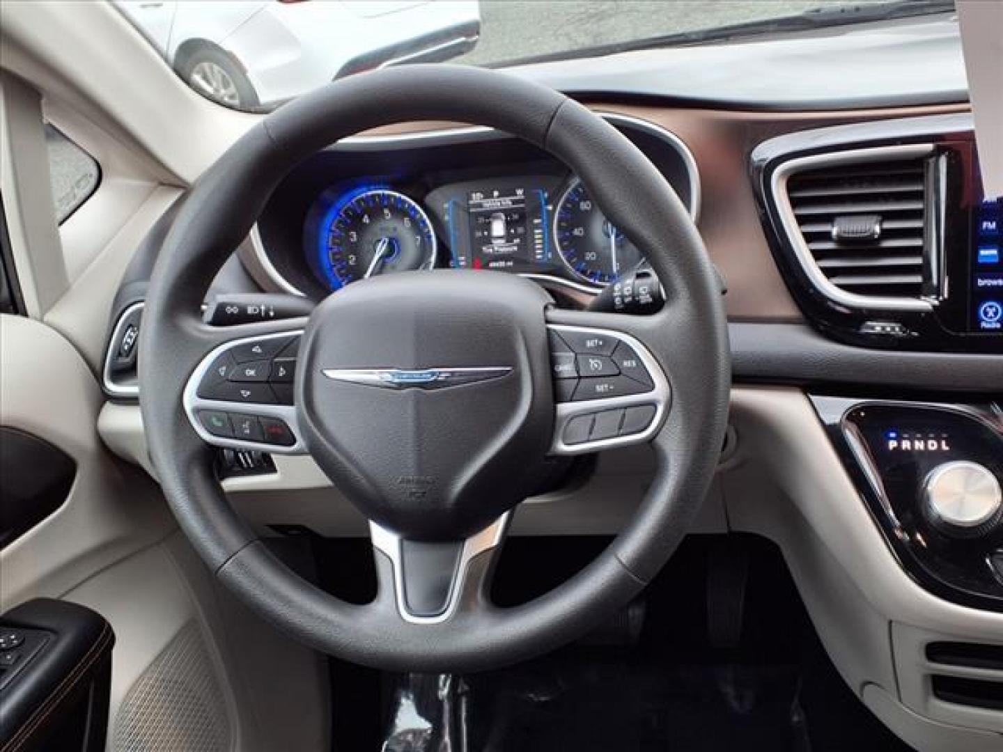 2017 Granite Crystal Metallic Clear Coat Chrysler Pacifica Touring (2C4RC1DG1HR) with an 3.6L 6 Cylinder Sequential-Port F.I. engine, Automatic transmission, located at 50 Eastern Blvd., Essex, MD, 21221, (410) 686-3444, 39.304367, -76.484947 - Photo#15