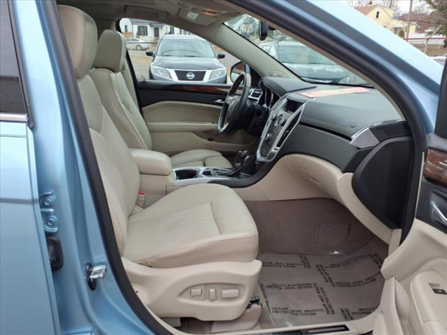 2011 Blue Frost Metallic Cadillac SRX Luxury Collection (3GYFNAEYXBS) with an 3.0L 6 Cylinder Fuel Injected engine, Automatic transmission, located at 50 Eastern Blvd., Essex, MD, 21221, (410) 686-3444, 39.304367, -76.484947 - Photo#17