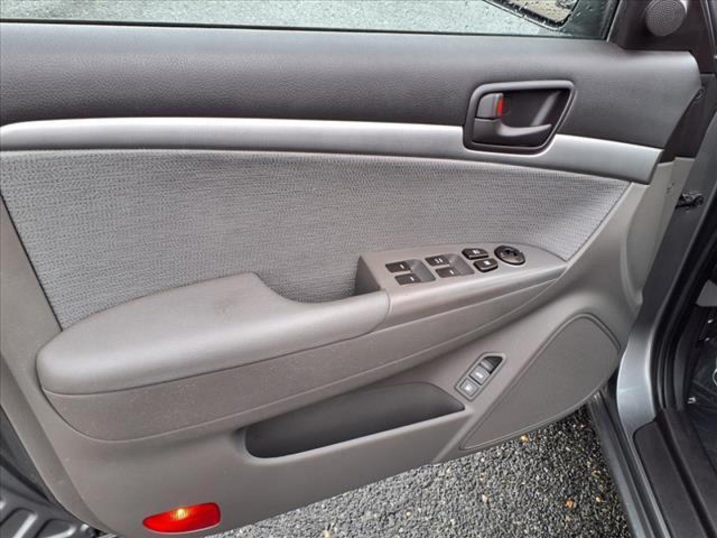 2009 Slate Blue Hyundai SONATA GLS (5NPET46C09H) with an 2.4L 2.4L I4 175hp 168ft. lbs. Fuel Injected engine, 5-Speed Shiftable Automatic transmission, located at 50 Eastern Blvd., Essex, MD, 21221, (410) 686-3444, 39.304367, -76.484947 - Photo#9