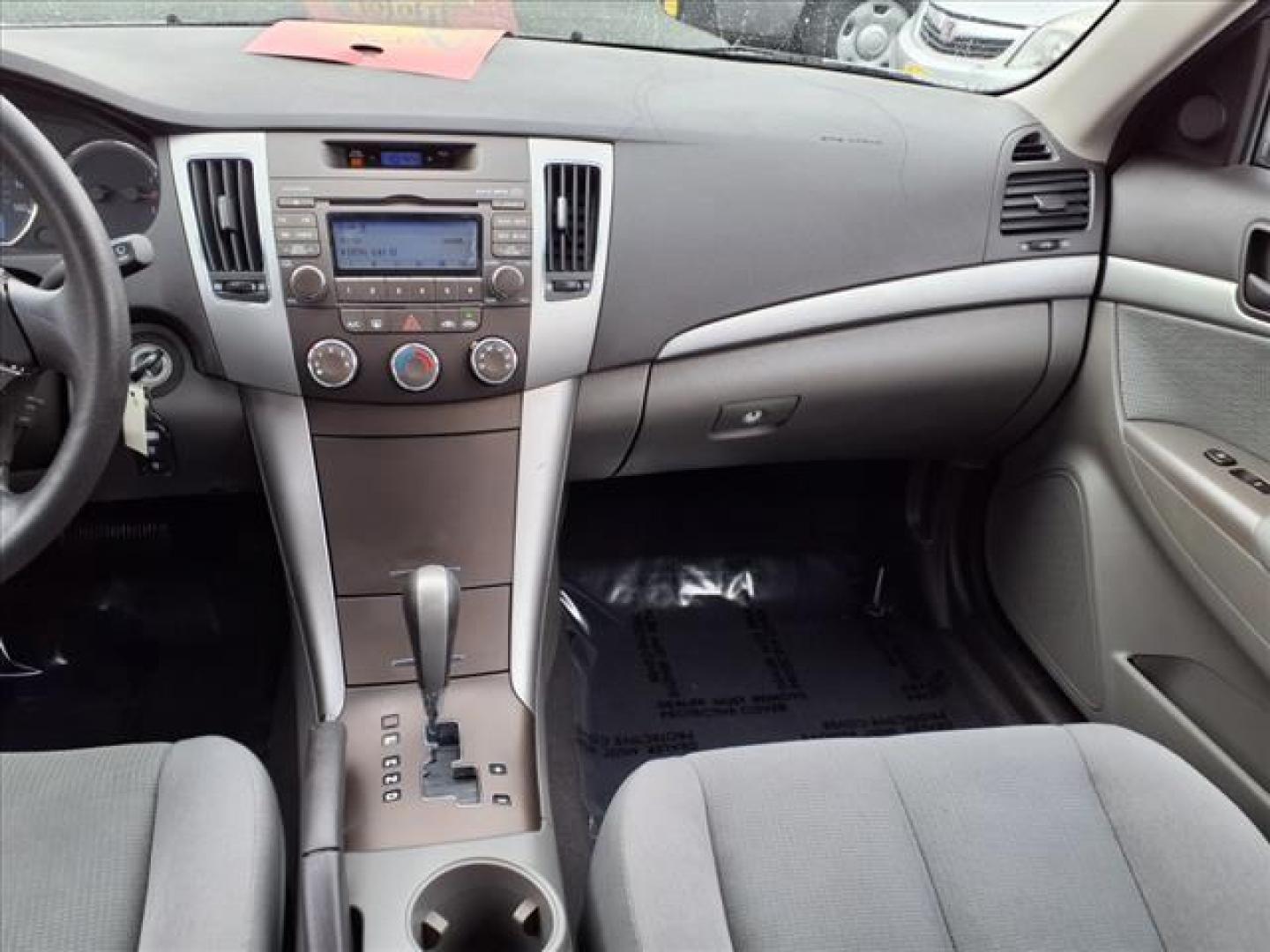 2009 Slate Blue Hyundai SONATA GLS (5NPET46C09H) with an 2.4L 2.4L I4 175hp 168ft. lbs. Fuel Injected engine, 5-Speed Shiftable Automatic transmission, located at 50 Eastern Blvd., Essex, MD, 21221, (410) 686-3444, 39.304367, -76.484947 - Photo#15