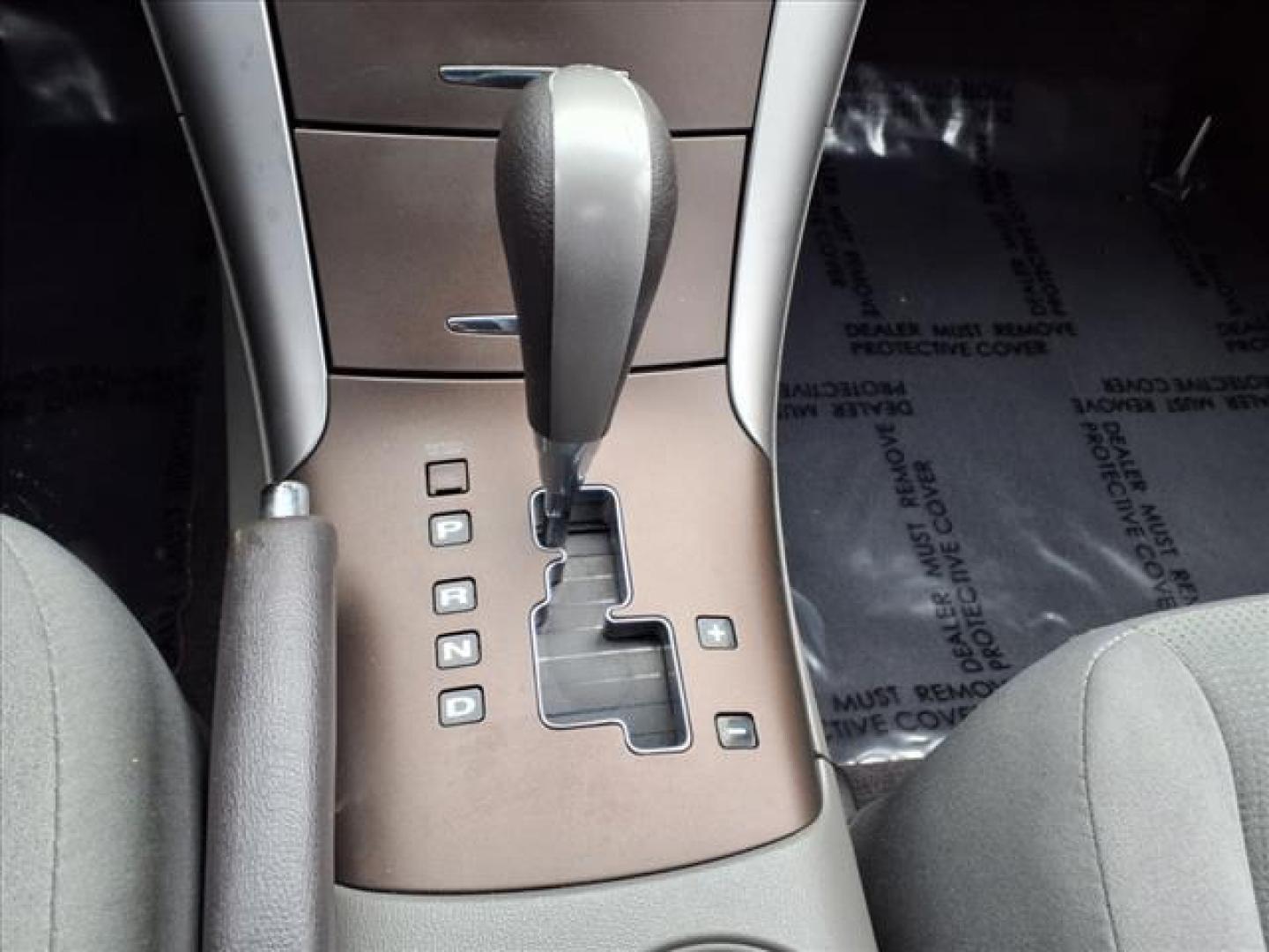 2009 Slate Blue Hyundai SONATA GLS (5NPET46C09H) with an 2.4L 2.4L I4 175hp 168ft. lbs. Fuel Injected engine, 5-Speed Shiftable Automatic transmission, located at 50 Eastern Blvd., Essex, MD, 21221, (410) 686-3444, 39.304367, -76.484947 - Photo#17