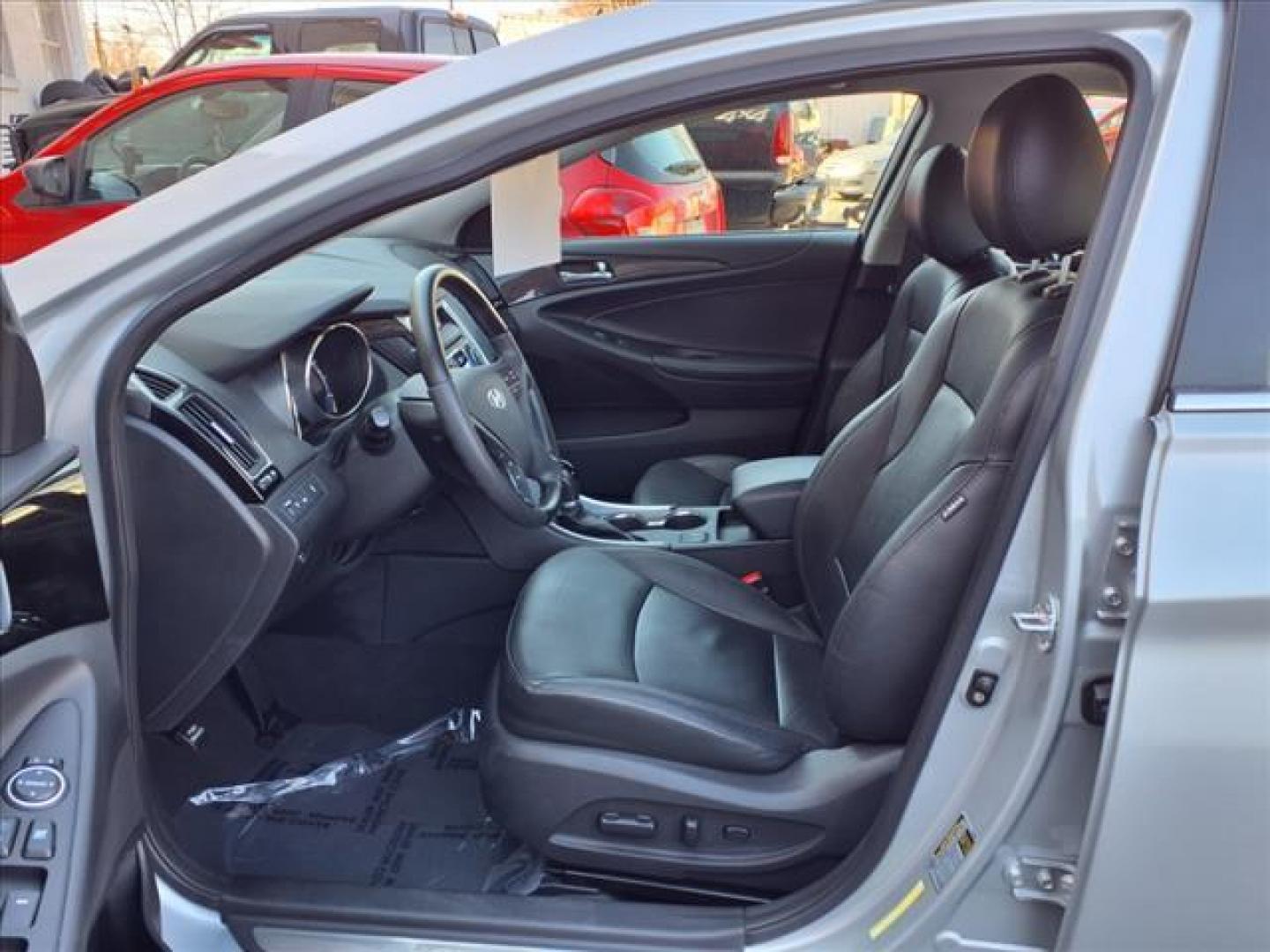 2012 Silver Hyundai SONATA Limited (5NPEC4AC8CH) with an 2.4L 2.4L I4 198hp 184ft. lbs. Fuel Injected engine, 6-Speed Shiftable Automatic transmission, located at 50 Eastern Blvd., Essex, MD, 21221, (410) 686-3444, 39.304367, -76.484947 - Photo#11