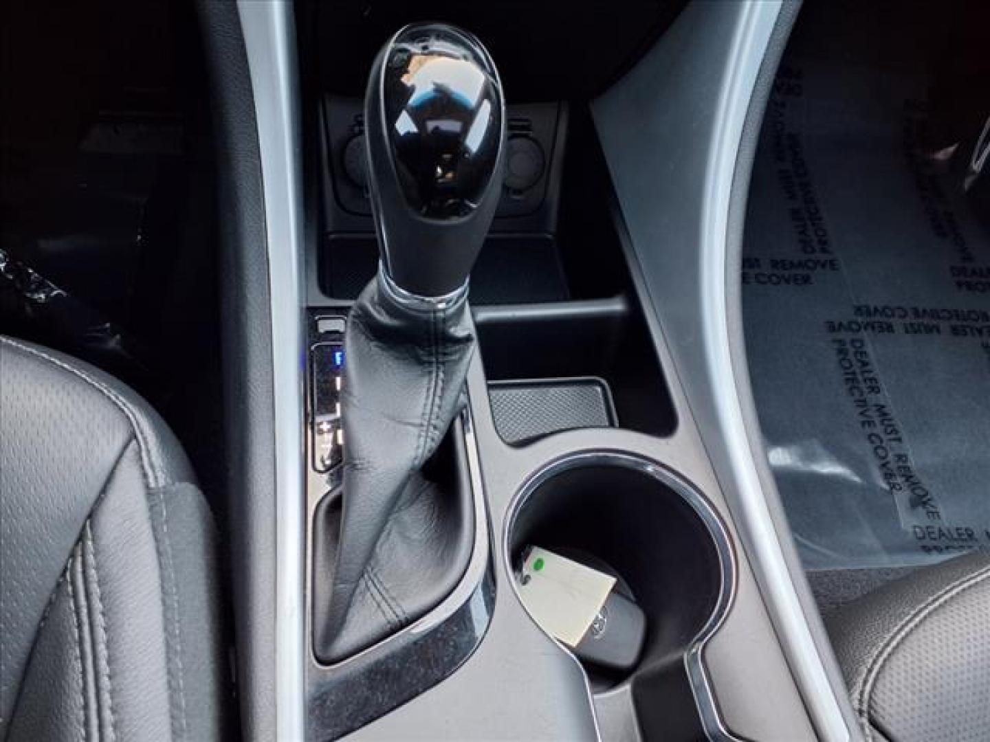 2012 Silver Hyundai SONATA Limited (5NPEC4AC8CH) with an 2.4L 2.4L I4 198hp 184ft. lbs. Fuel Injected engine, 6-Speed Shiftable Automatic transmission, located at 50 Eastern Blvd., Essex, MD, 21221, (410) 686-3444, 39.304367, -76.484947 - Photo#19