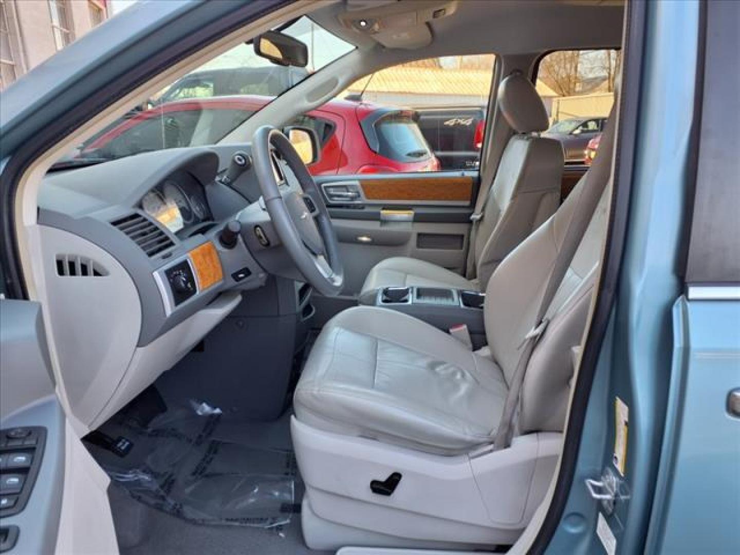 2008 Blue Chrysler Town and Country Limited (2A8HR64X68R) with an 4.0L 6 Cylinder Fuel Injected engine, Automatic transmission, located at 50 Eastern Blvd., Essex, MD, 21221, (410) 686-3444, 39.304367, -76.484947 - Photo#9