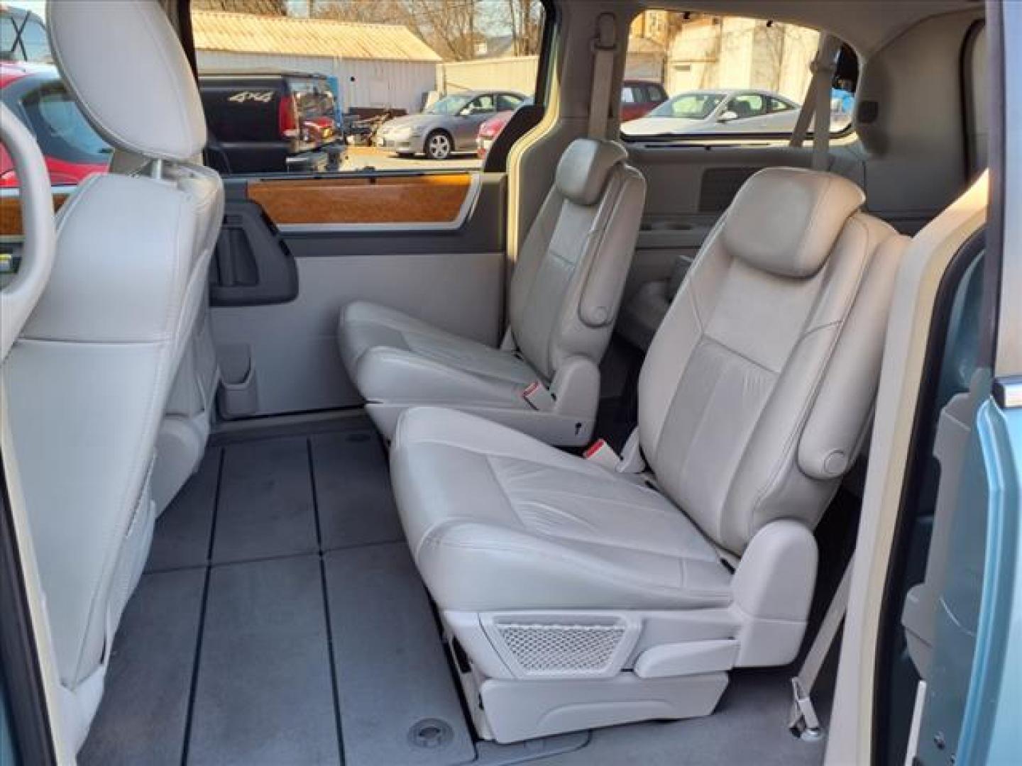 2008 Blue Chrysler Town and Country Limited (2A8HR64X68R) with an 4.0L 6 Cylinder Fuel Injected engine, Automatic transmission, located at 50 Eastern Blvd., Essex, MD, 21221, (410) 686-3444, 39.304367, -76.484947 - Photo#10