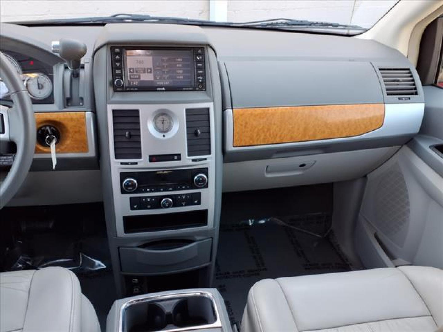 2008 Blue Chrysler Town and Country Limited (2A8HR64X68R) with an 4.0L 6 Cylinder Fuel Injected engine, Automatic transmission, located at 50 Eastern Blvd., Essex, MD, 21221, (410) 686-3444, 39.304367, -76.484947 - Photo#13