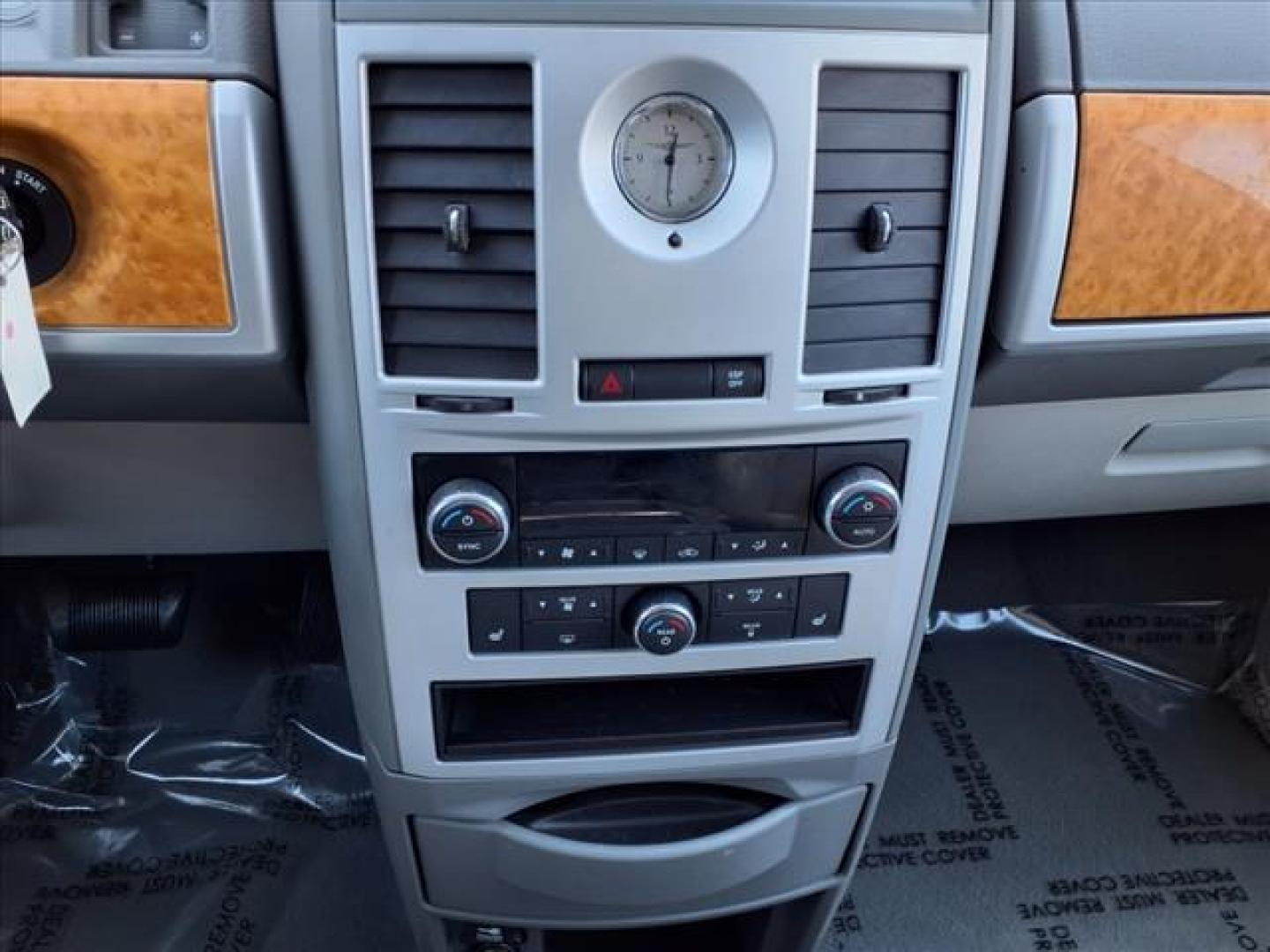 2008 Blue Chrysler Town and Country Limited (2A8HR64X68R) with an 4.0L 6 Cylinder Fuel Injected engine, Automatic transmission, located at 50 Eastern Blvd., Essex, MD, 21221, (410) 686-3444, 39.304367, -76.484947 - Photo#15