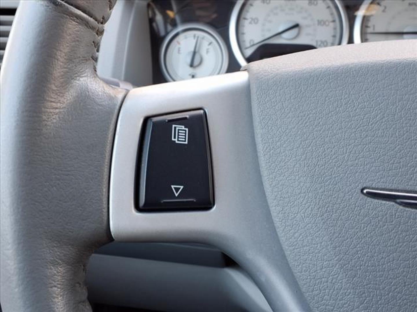 2008 Blue Chrysler Town and Country Limited (2A8HR64X68R) with an 4.0L 6 Cylinder Fuel Injected engine, Automatic transmission, located at 50 Eastern Blvd., Essex, MD, 21221, (410) 686-3444, 39.304367, -76.484947 - Photo#17