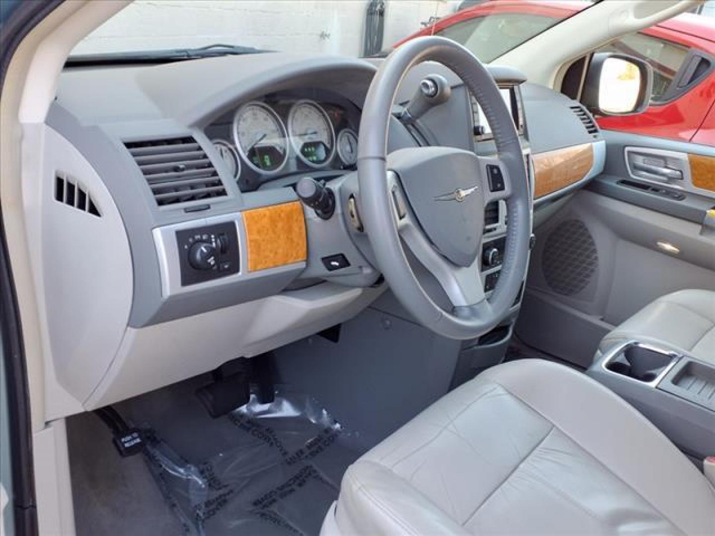2008 Blue Chrysler Town and Country Limited (2A8HR64X68R) with an 4.0L 6 Cylinder Fuel Injected engine, Automatic transmission, located at 50 Eastern Blvd., Essex, MD, 21221, (410) 686-3444, 39.304367, -76.484947 - Photo#8