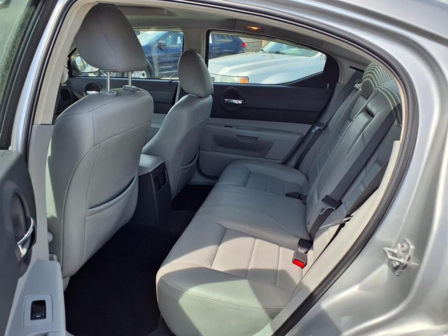 2007 Bright Silver Metallic Clearcoat Dodge Charger RT (2B3KA53H77H) with an 5.7L 5.7L V8 overhead valve 16V Sequential-Port F.I. engine, 5-Speed Shiftable Automatic transmission, located at 50 Eastern Blvd., Essex, MD, 21221, (410) 686-3444, 39.304367, -76.484947 - Photo#12