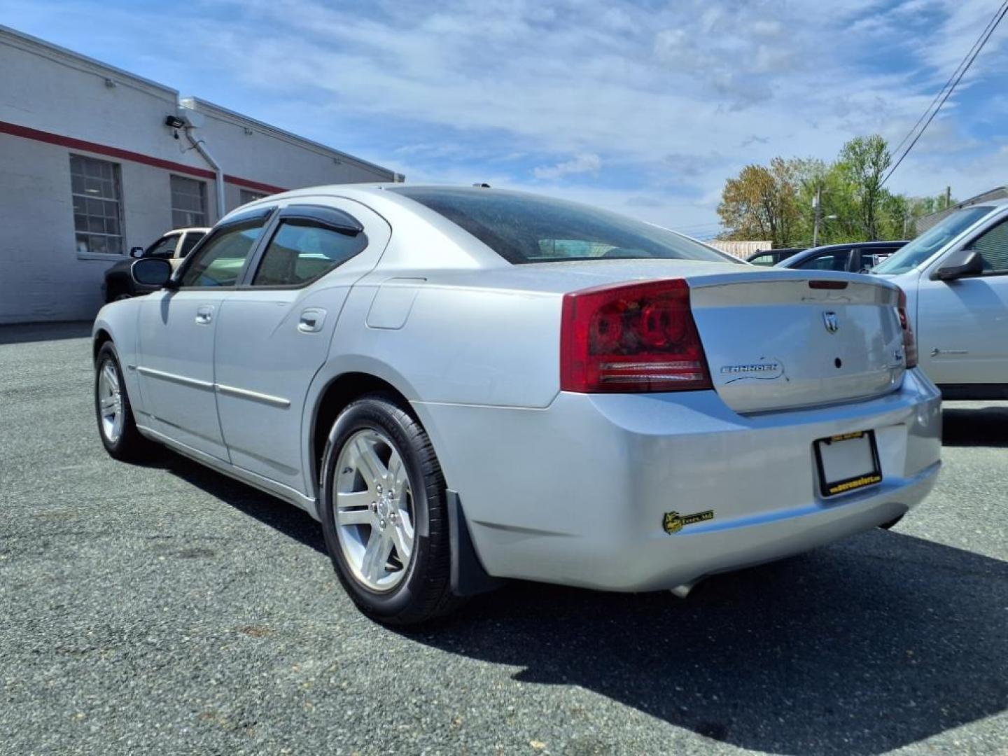 2007 Bright Silver Metallic Clearcoat Dodge Charger RT (2B3KA53H77H) with an 5.7L 5.7L V8 overhead valve 16V Sequential-Port F.I. engine, 5-Speed Shiftable Automatic transmission, located at 50 Eastern Blvd., Essex, MD, 21221, (410) 686-3444, 39.304367, -76.484947 - Photo#2