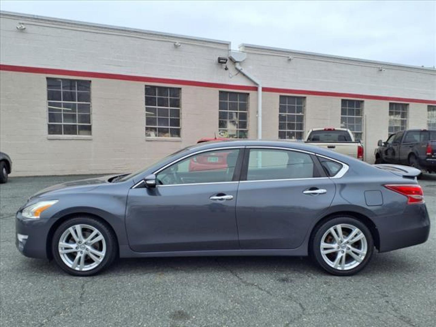 2013 Metallic Slate Nissan Altima 3.5 SL (1N4BL3AP8DN) with an 3.5L 6 Cylinder Sequential Fuel Injection engine, Automatic transmission, located at 50 Eastern Blvd., Essex, MD, 21221, (410) 686-3444, 39.304367, -76.484947 - Photo#1