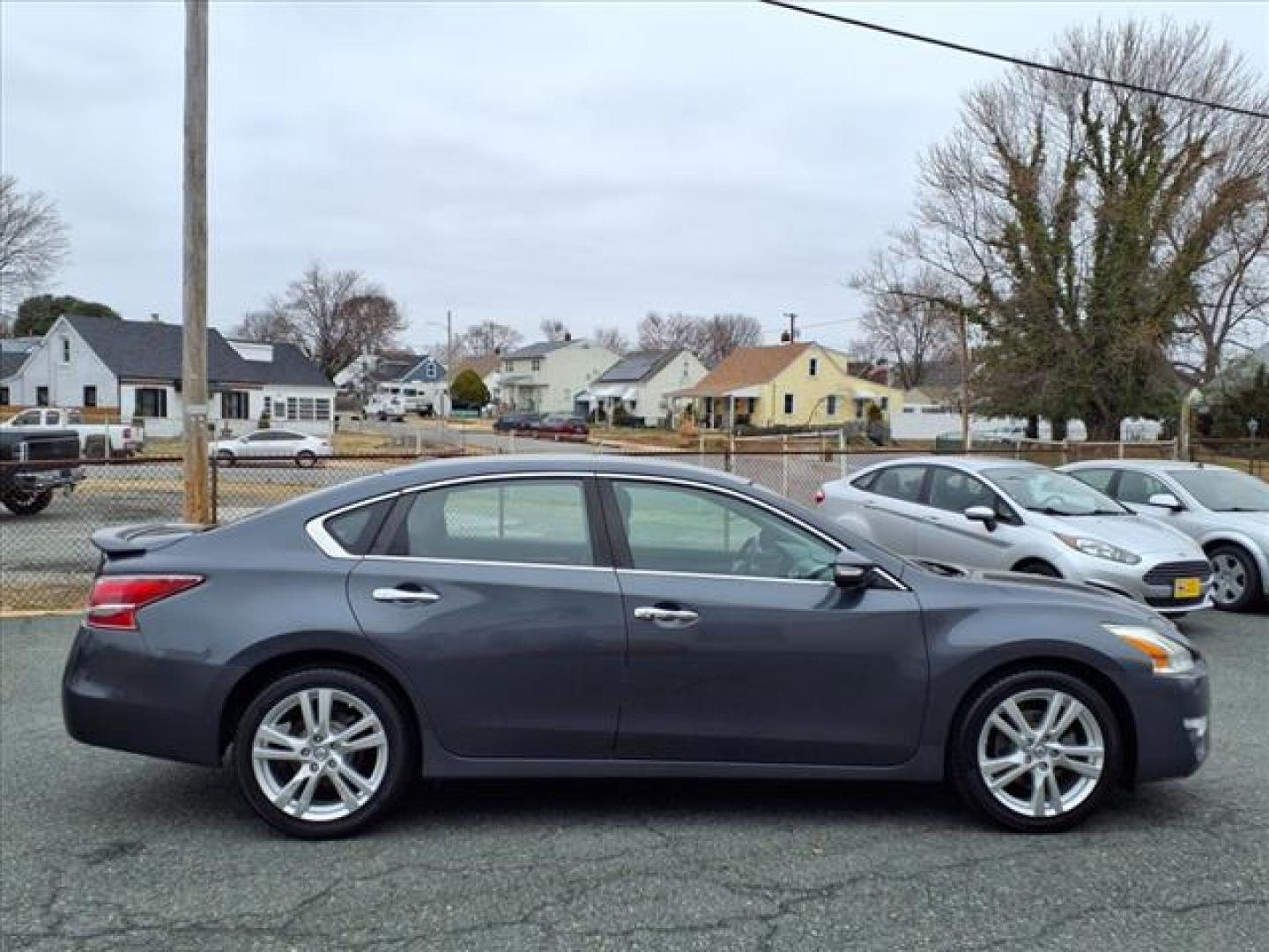 2013 Metallic Slate Nissan Altima 3.5 SL (1N4BL3AP8DN) with an 3.5L 6 Cylinder Sequential Fuel Injection engine, Automatic transmission, located at 50 Eastern Blvd., Essex, MD, 21221, (410) 686-3444, 39.304367, -76.484947 - Photo#5