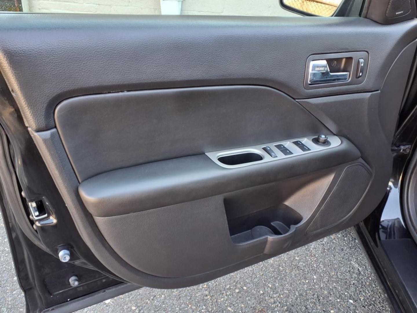 2012 Black Ua Ford Fusion SEL (3FAHP0JG3CR) with an 3.0L 6 Cylinder Sequential-Port F.I. engine, Automatic transmission, located at 50 Eastern Blvd., Essex, MD, 21221, (410) 686-3444, 39.304367, -76.484947 - Photo#8