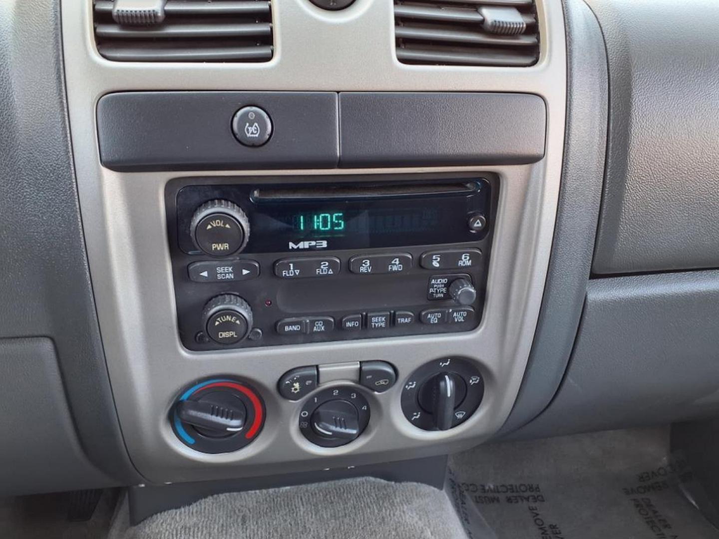 2005 Yellow GMC Canyon Z85 SLE (1GTDS136358) with an 3.5L 6 Cylinder Fuel Injected engine, 4-Speed Automatic transmission, located at 50 Eastern Blvd., Essex, MD, 21221, (410) 686-3444, 39.304367, -76.484947 - Photo#18