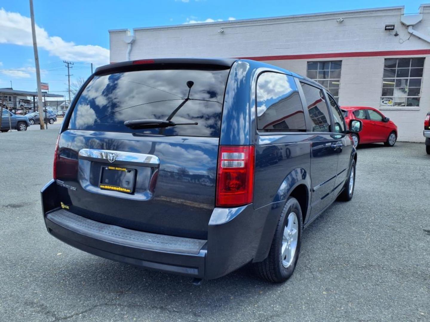 2008 Modern Blue Pearlcoat Dodge Grand Caravan SXT (1D8HN54P88B) with an 3.8L 6 Cylinder Sequential-Port F.I. engine, Automatic transmission, located at 50 Eastern Blvd., Essex, MD, 21221, (410) 686-3444, 39.304367, -76.484947 - Photo#5