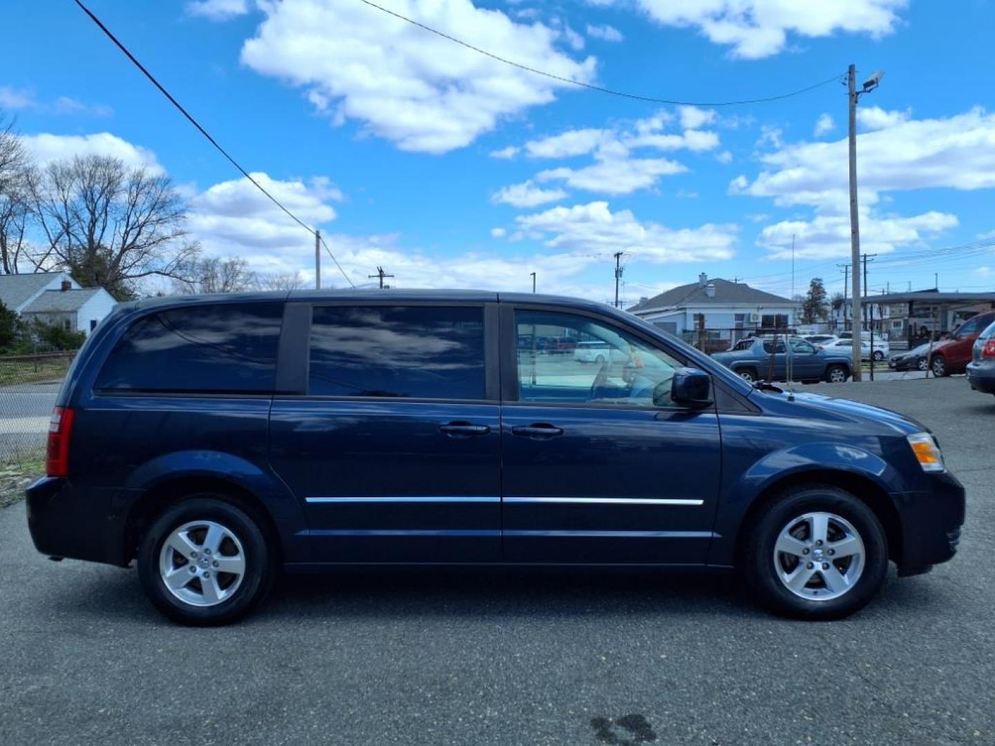 2008 Modern Blue Pearlcoat Dodge Grand Caravan SXT (1D8HN54P88B) with an 3.8L 6 Cylinder Sequential-Port F.I. engine, Automatic transmission, located at 50 Eastern Blvd., Essex, MD, 21221, (410) 686-3444, 39.304367, -76.484947 - Photo#6