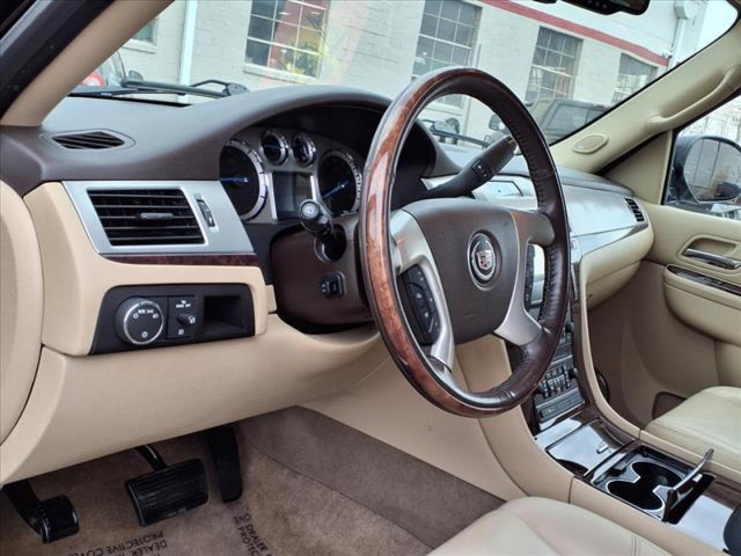 2013 Black Raven Cadillac Escalade ESV Luxury (1GYS4HEF0DR) with an 6.2L 8 Cylinder Sequential-Port F.I. engine, ATAWD transmission, located at 50 Eastern Blvd., Essex, MD, 21221, (410) 686-3444, 39.304367, -76.484947 - Photo#11