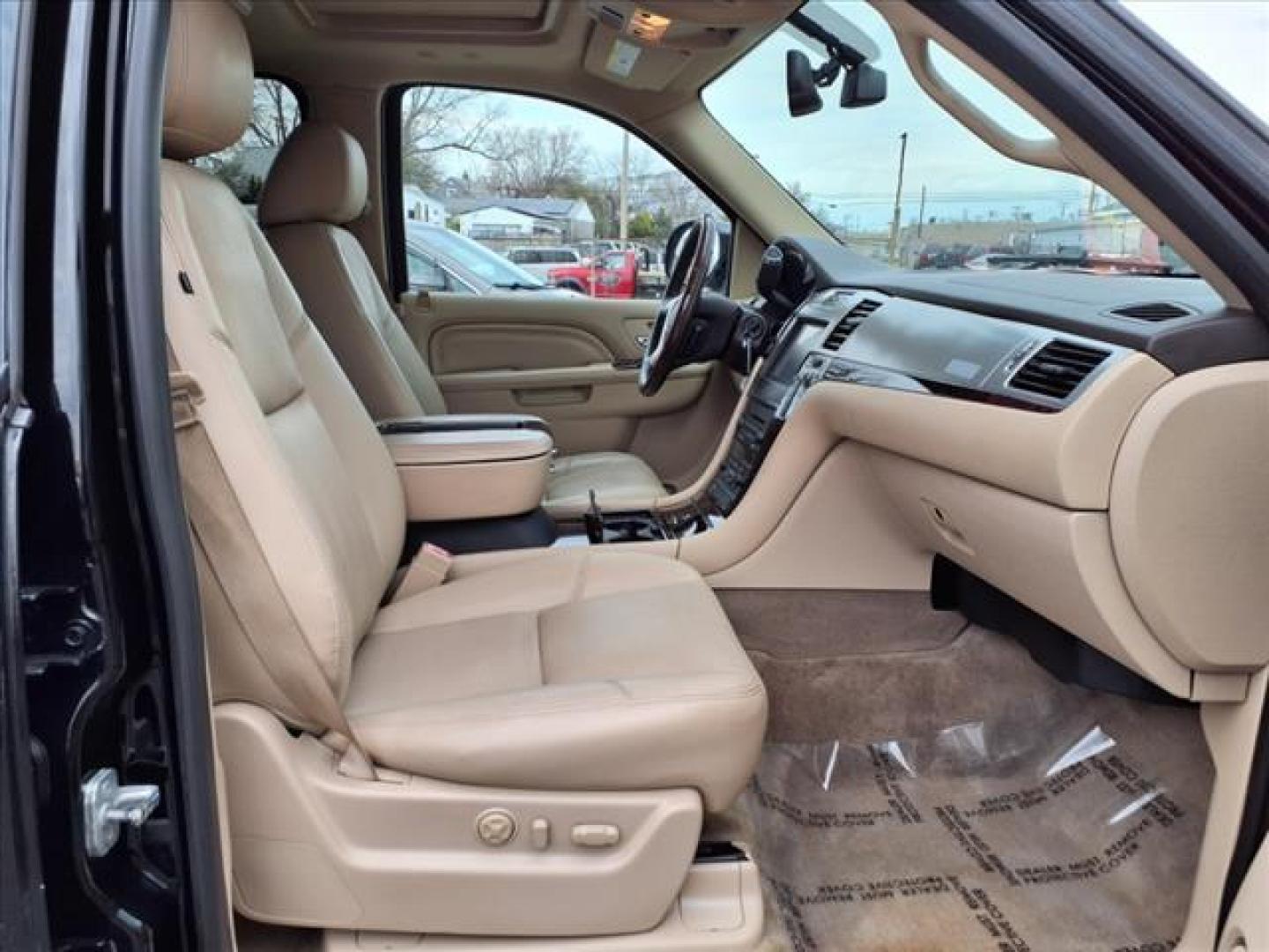 2013 Black Raven Cadillac Escalade ESV Luxury (1GYS4HEF0DR) with an 6.2L 8 Cylinder Sequential-Port F.I. engine, ATAWD transmission, located at 50 Eastern Blvd., Essex, MD, 21221, (410) 686-3444, 39.304367, -76.484947 - Photo#20