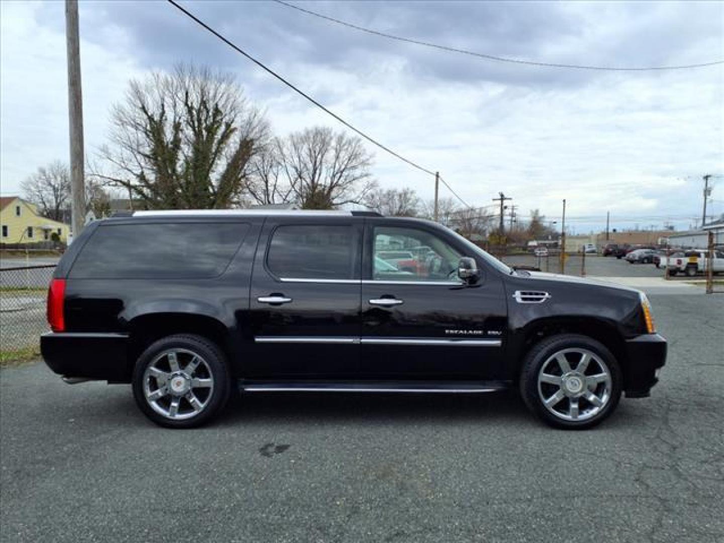 2013 Black Raven Cadillac Escalade ESV Luxury (1GYS4HEF0DR) with an 6.2L 8 Cylinder Sequential-Port F.I. engine, ATAWD transmission, located at 50 Eastern Blvd., Essex, MD, 21221, (410) 686-3444, 39.304367, -76.484947 - Photo#6