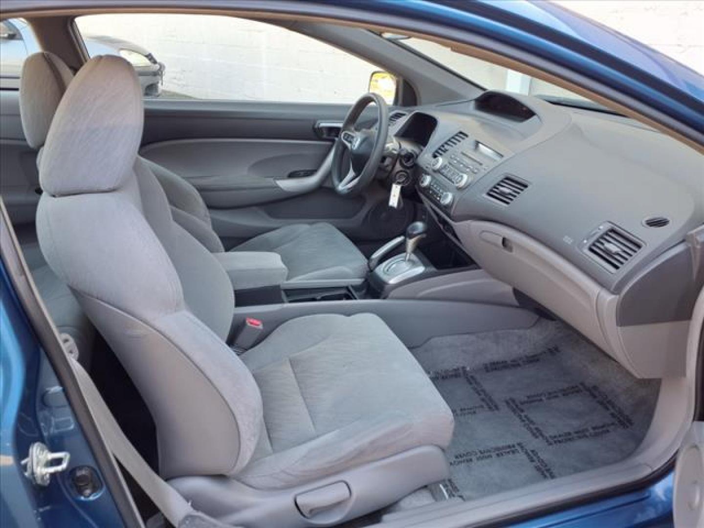 2006 Blue Honda Civic EX (2HGFG12836H) with an 1.8L 4 Cylinder Fuel Injected engine, Automatic transmission, located at 50 Eastern Blvd., Essex, MD, 21221, (410) 686-3444, 39.304367, -76.484947 - Photo#15