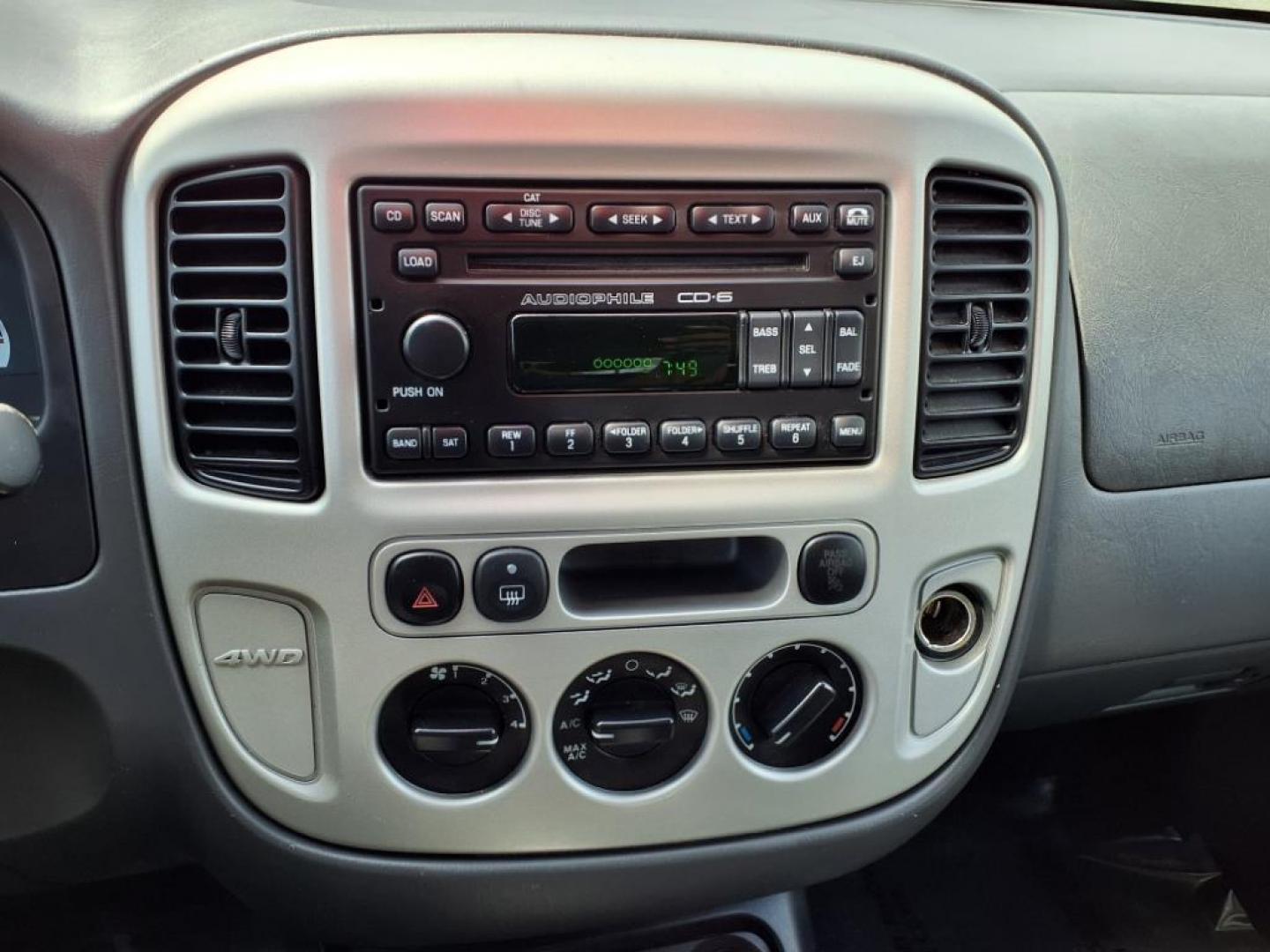 2007 Silver Metallic Clearcoat Ford Escape XLT (1FMYU93137K) with an 3.0L 6 Cylinder Fuel Injected engine, ATAWD transmission, located at 50 Eastern Blvd., Essex, MD, 21221, (410) 686-3444, 39.304367, -76.484947 - Photo#20