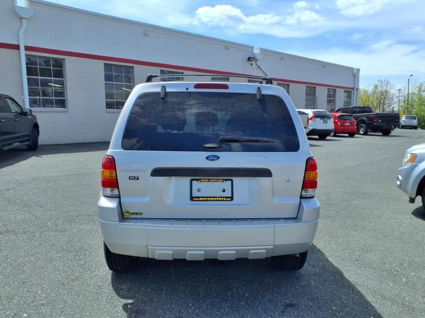 2007 Silver Metallic Clearcoat Ford Escape XLT (1FMYU93137K) with an 3.0L 6 Cylinder Fuel Injected engine, ATAWD transmission, located at 50 Eastern Blvd., Essex, MD, 21221, (410) 686-3444, 39.304367, -76.484947 - Photo#3
