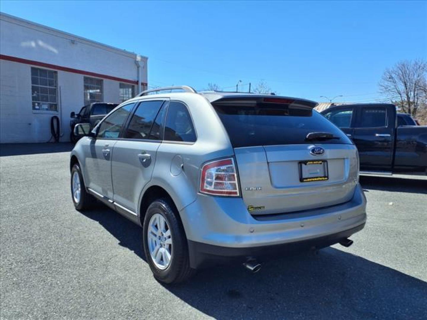 2007 Silver Ford Edge SEL Plus (2FMDK39C17B) with an 3.5L 6 Cylinder Sequential-Port F.I. engine, ATAWD transmission, located at 50 Eastern Blvd., Essex, MD, 21221, (410) 686-3444, 39.304367, -76.484947 - Photo#2