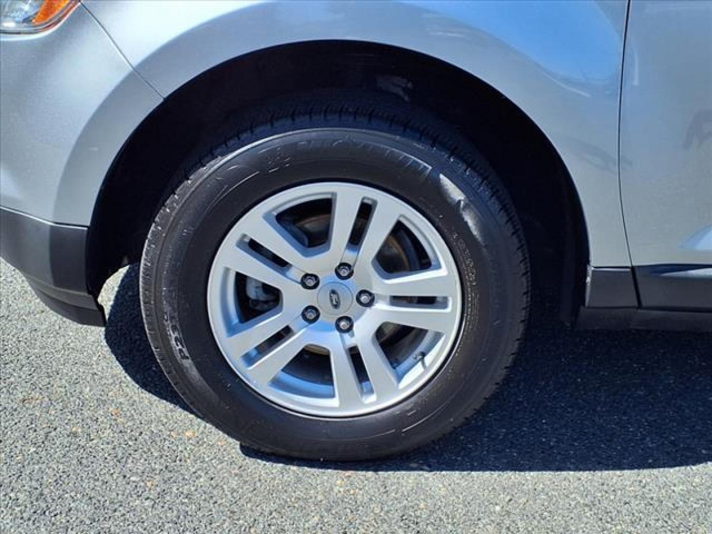 2007 Silver Ford Edge SEL Plus (2FMDK39C17B) with an 3.5L 6 Cylinder Sequential-Port F.I. engine, ATAWD transmission, located at 50 Eastern Blvd., Essex, MD, 21221, (410) 686-3444, 39.304367, -76.484947 - Photo#7