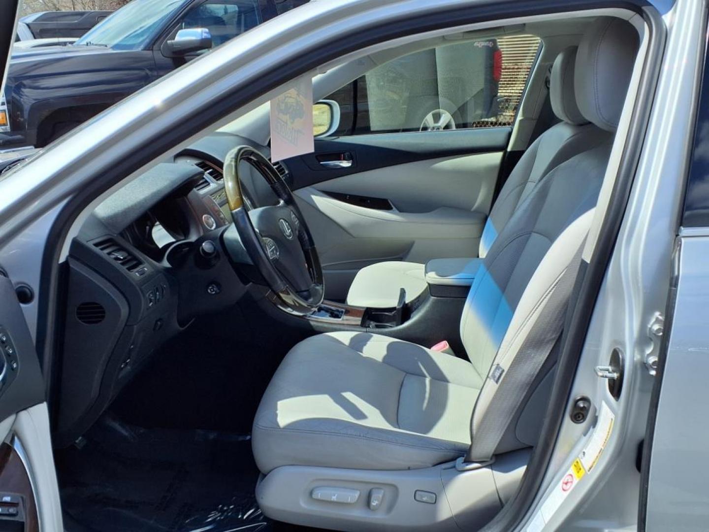 2010 Tungsten Pearl Lexus ES 350 Base (JTHBK1EG4A2) with an 3.5L 6 Cylinder Fuel Injected engine, Automatic transmission, located at 50 Eastern Blvd., Essex, MD, 21221, (410) 686-3444, 39.304367, -76.484947 - Photo#11