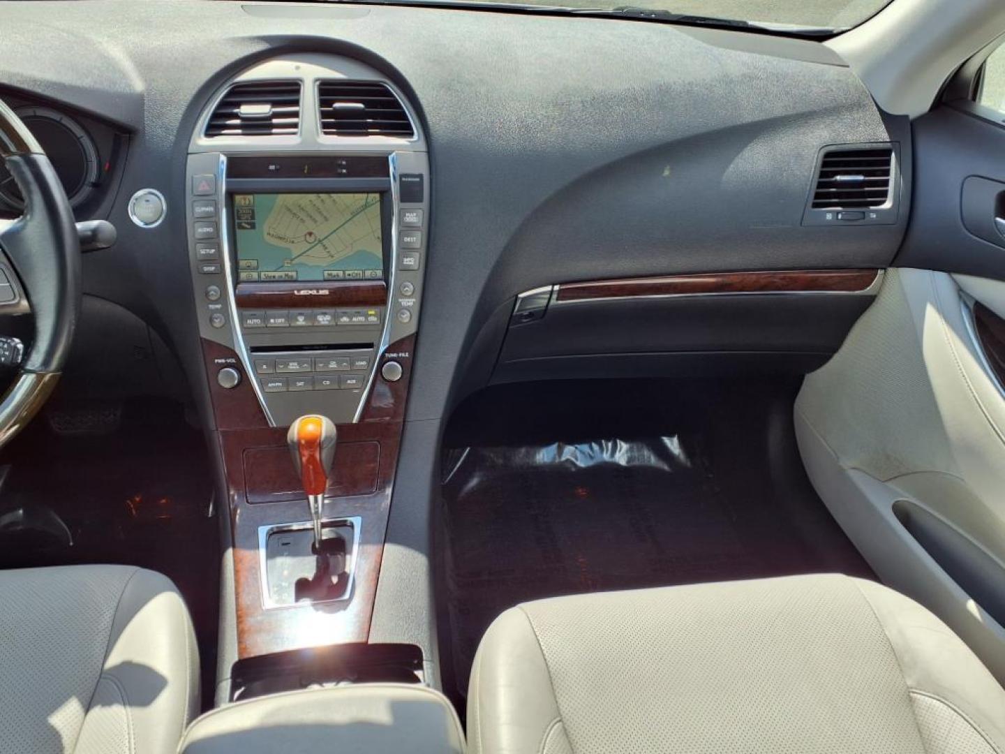 2010 Tungsten Pearl Lexus ES 350 Base (JTHBK1EG4A2) with an 3.5L 6 Cylinder Fuel Injected engine, Automatic transmission, located at 50 Eastern Blvd., Essex, MD, 21221, (410) 686-3444, 39.304367, -76.484947 - Photo#15