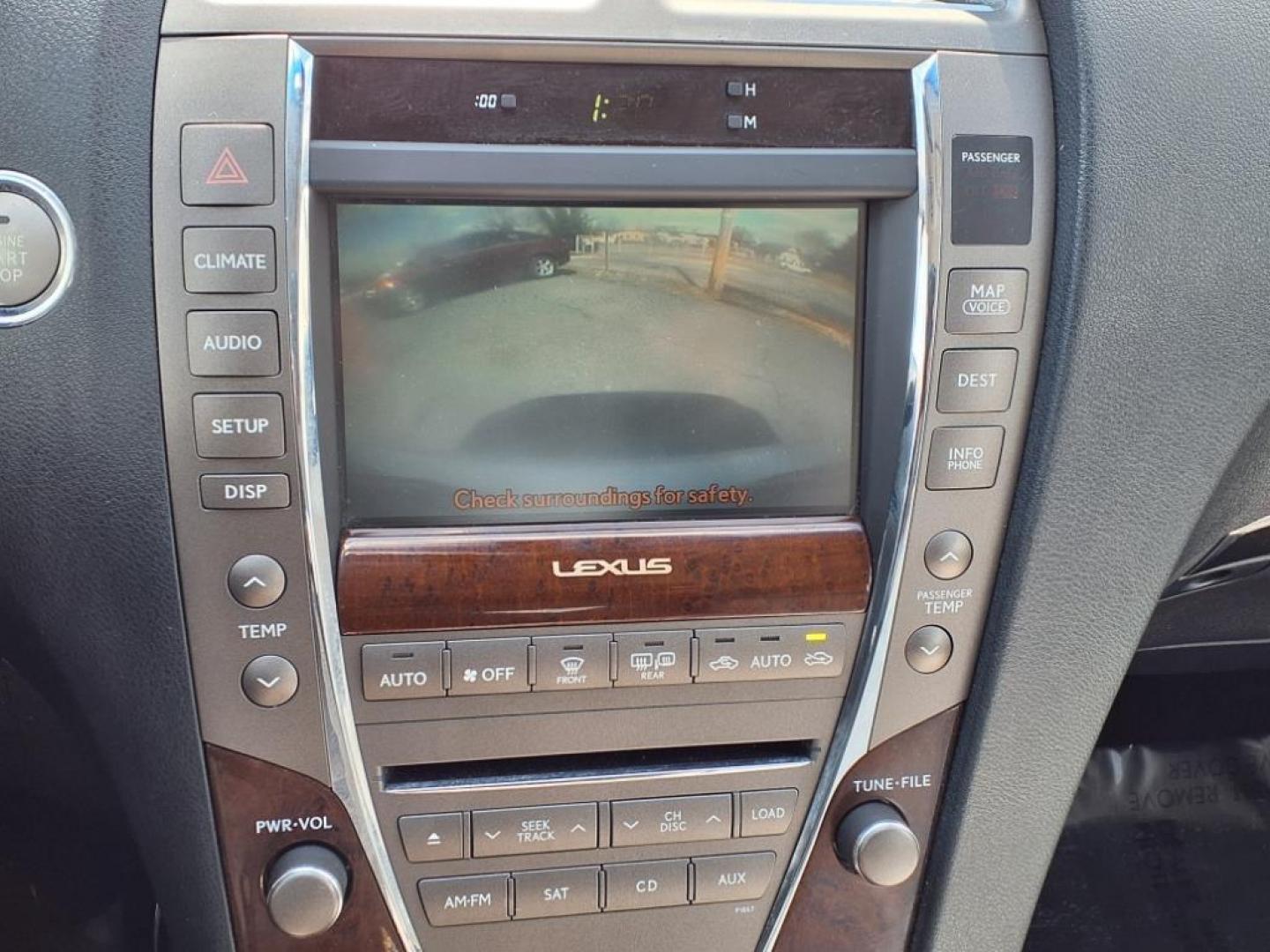 2010 Tungsten Pearl Lexus ES 350 Base (JTHBK1EG4A2) with an 3.5L 6 Cylinder Fuel Injected engine, Automatic transmission, located at 50 Eastern Blvd., Essex, MD, 21221, (410) 686-3444, 39.304367, -76.484947 - Photo#20
