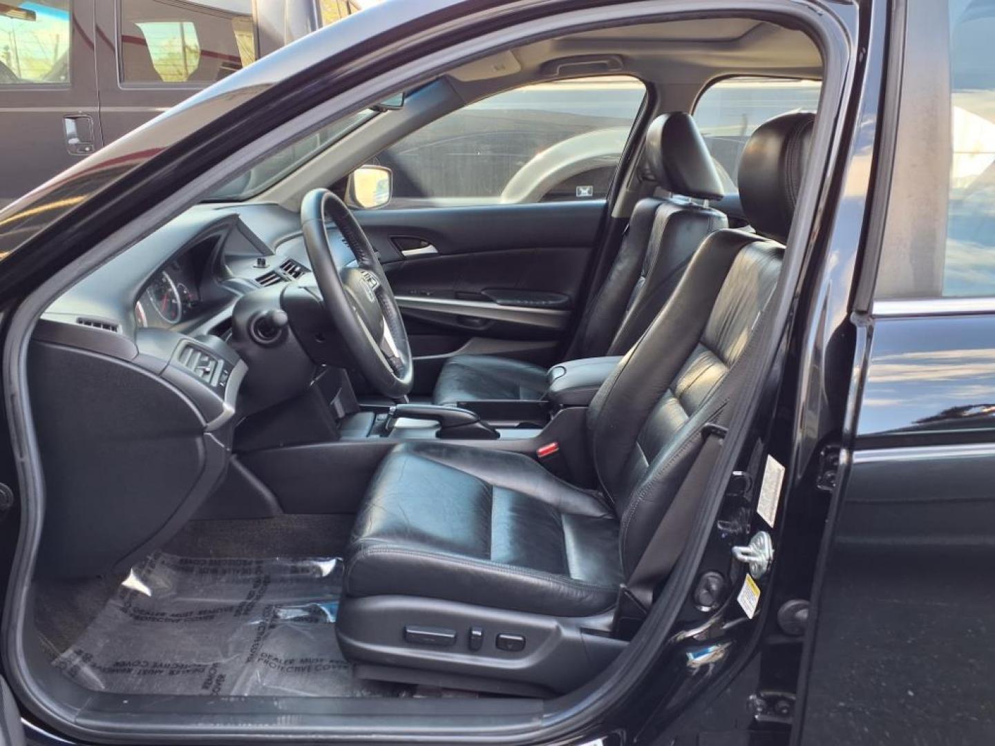 2008 Nighthawk Black Pearl Honda Accord EX-L V6 (1HGCP36808A) with an 3.5L 3.5L V6 268hp 248ft. lbs. Sequential-Port F.I. engine, 5 Speed Automatic transmission, located at 50 Eastern Blvd., Essex, MD, 21221, (410) 686-3444, 39.304367, -76.484947 - Photo#10