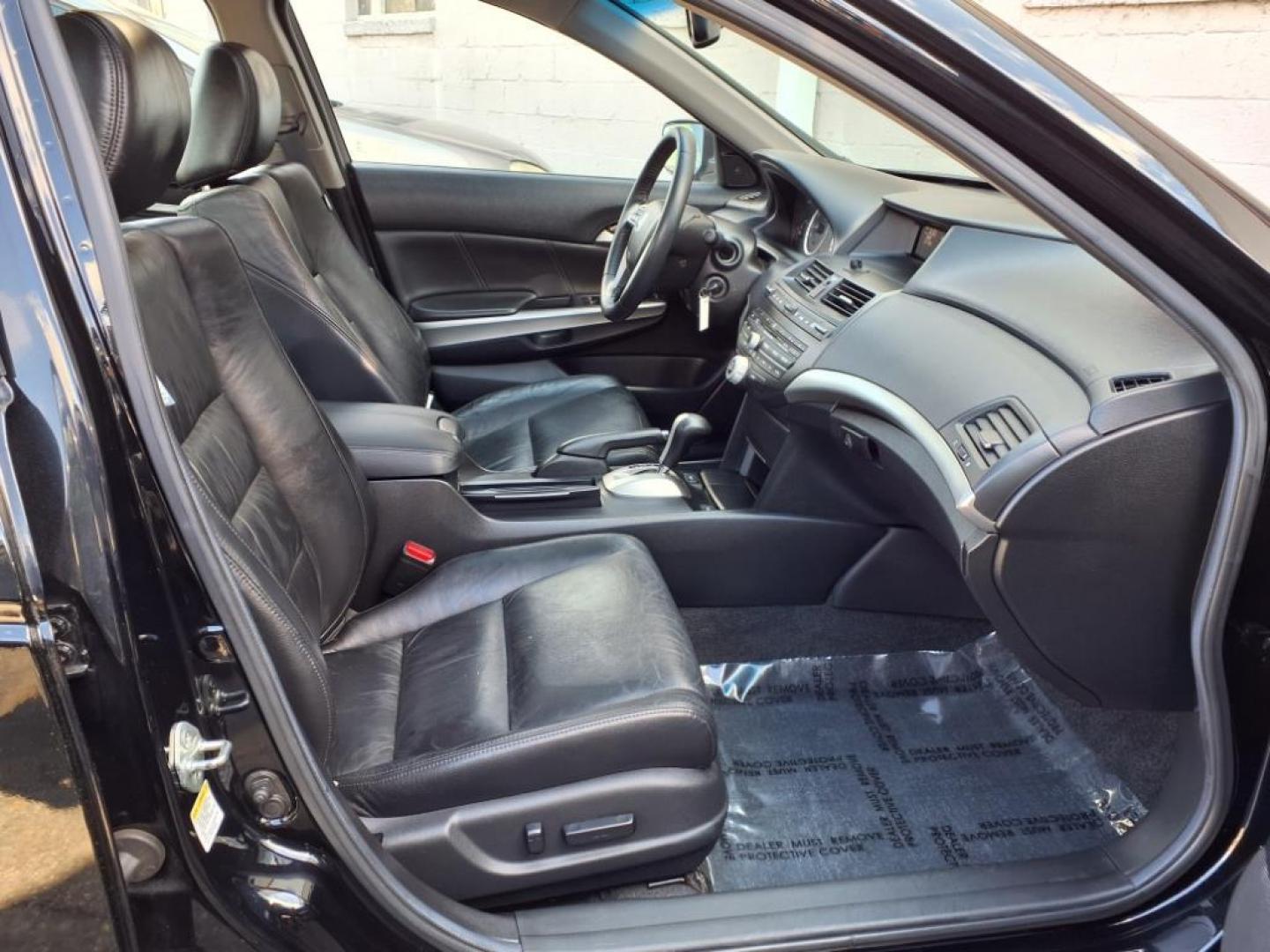 2008 Nighthawk Black Pearl Honda Accord EX-L V6 (1HGCP36808A) with an 3.5L 3.5L V6 268hp 248ft. lbs. Sequential-Port F.I. engine, 5 Speed Automatic transmission, located at 50 Eastern Blvd., Essex, MD, 21221, (410) 686-3444, 39.304367, -76.484947 - Photo#17