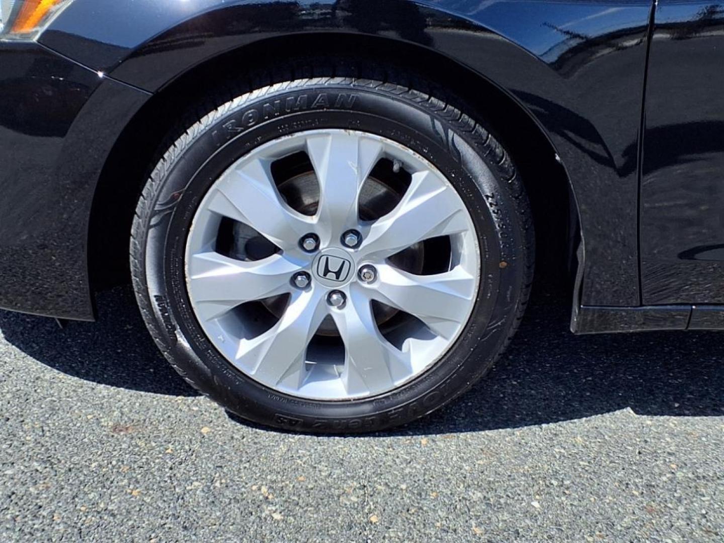 2008 Nighthawk Black Pearl Honda Accord EX-L V6 (1HGCP36808A) with an 3.5L 3.5L V6 268hp 248ft. lbs. Sequential-Port F.I. engine, 5 Speed Automatic transmission, located at 50 Eastern Blvd., Essex, MD, 21221, (410) 686-3444, 39.304367, -76.484947 - Photo#7
