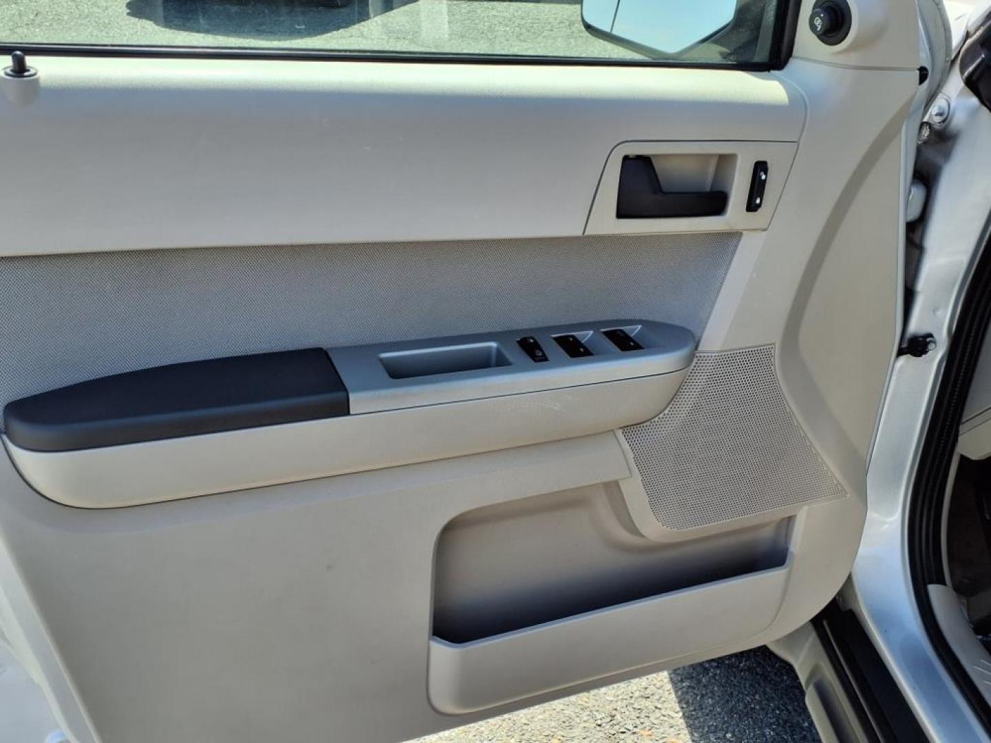 2011 Ingot Silver Metallic Ford Escape Hybrid Base (1FMCU5K30BK) with an 2.5L 2.5L Hybrid I4 153hp 136ft. lbs. Sequential-Port F.I. engine, CVT transmission, located at 50 Eastern Blvd., Essex, MD, 21221, (410) 686-3444, 39.304367, -76.484947 - Photo#10