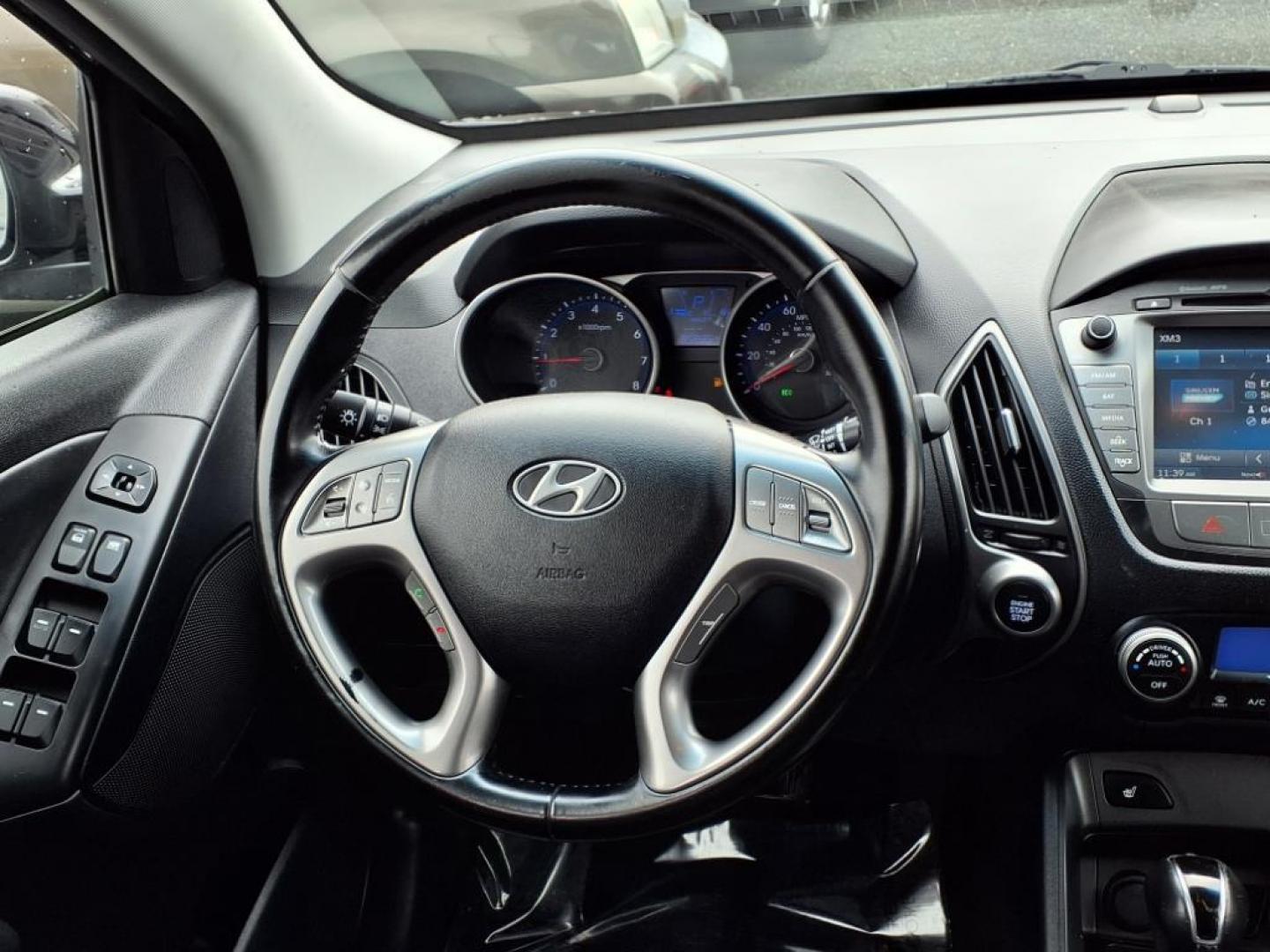 2015 Ash Black Hyundai TUCSON Limited (KM8JUCAG6FU) with an 2.4L 2.4L I4 182hp 177ft. lbs. Fuel Injected engine, 6-Speed Shiftable Automatic transmission, located at 50 Eastern Blvd., Essex, MD, 21221, (410) 686-3444, 39.304367, -76.484947 - Photo#15