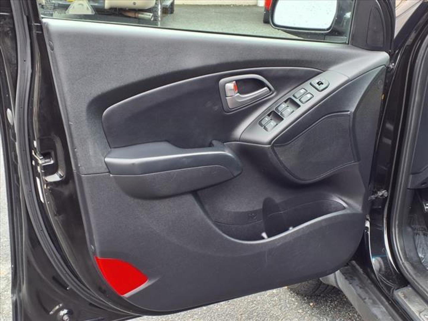 2015 Ash Black Hyundai TUCSON Limited (KM8JUCAG6FU) with an 2.4L 2.4L I4 182hp 177ft. lbs. Fuel Injected engine, 6-Speed Shiftable Automatic transmission, located at 50 Eastern Blvd., Essex, MD, 21221, (410) 686-3444, 39.304367, -76.484947 - Photo#10