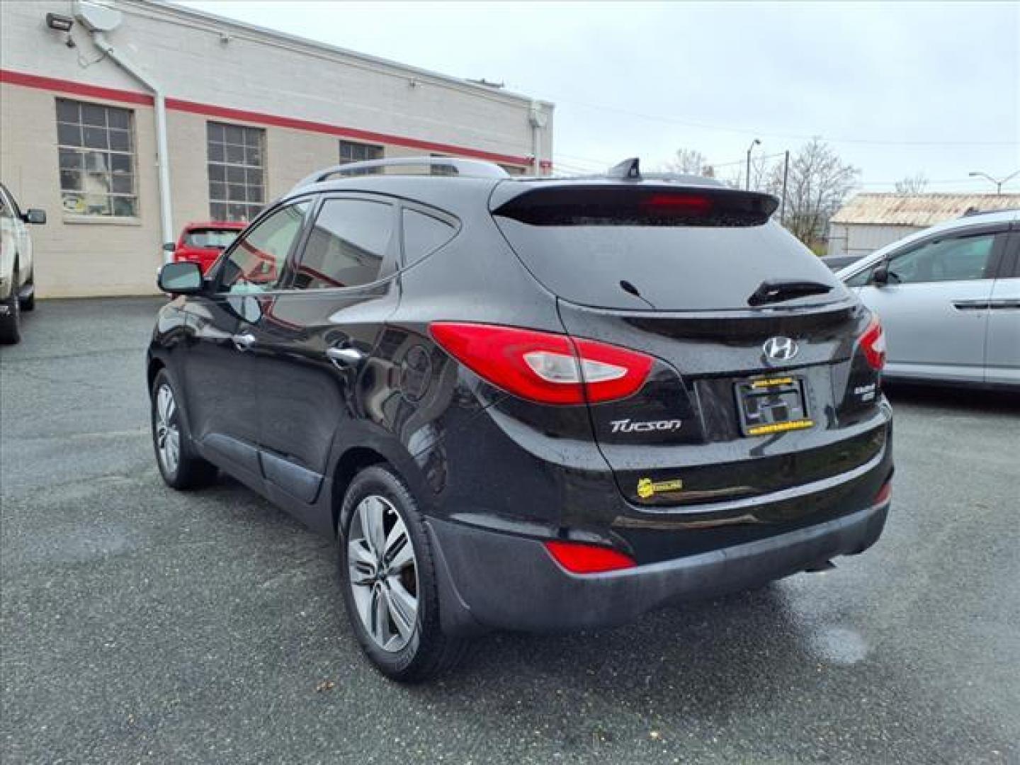 2015 Ash Black Hyundai TUCSON Limited (KM8JUCAG6FU) with an 2.4L 2.4L I4 182hp 177ft. lbs. Fuel Injected engine, 6-Speed Shiftable Automatic transmission, located at 50 Eastern Blvd., Essex, MD, 21221, (410) 686-3444, 39.304367, -76.484947 - Photo#2