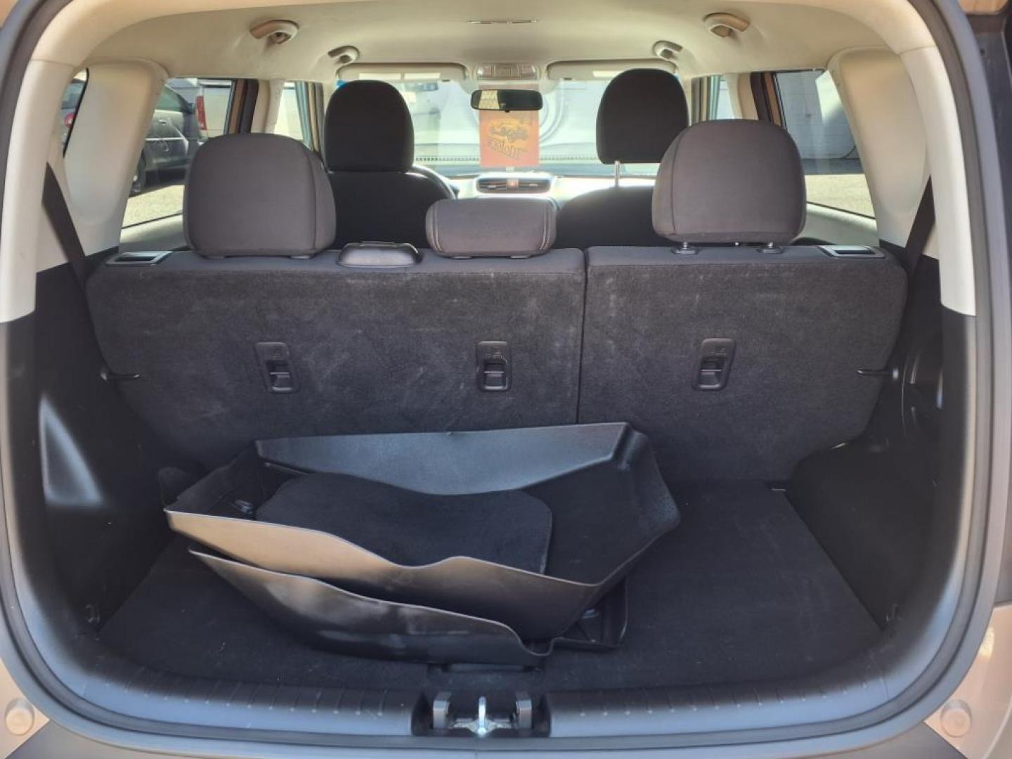 2015 Brown Kia Soul Base (KNDJN2A29F7) with an 1.6L 4 Cylinder Fuel Injected engine, Automatic transmission, located at 50 Eastern Blvd., Essex, MD, 21221, (410) 686-3444, 39.304367, -76.484947 - Photo#4